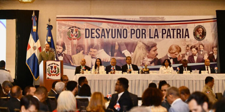 Instituto Duartiano respalda a Abinader ante críticas por política migratoria