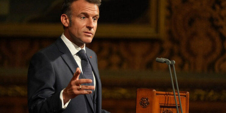 Macron insta al Reino Unido a acercarse a Europa en histórica visita