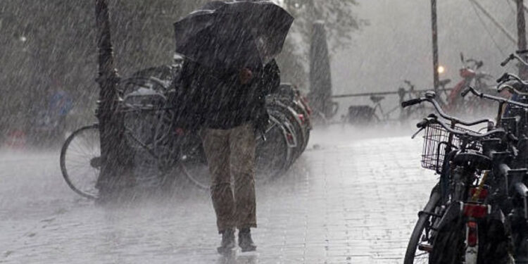Onda tropical y vaguada provocarán más lluvias en RD