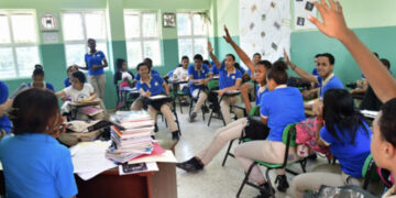 Padres optan por escuelas de tanda extendida, pero faltan cupos disponibles
