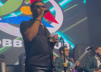 Raulín Rodríguez canta por 4 horas y media en San Francisco: “Lo que yo canto se entiende”