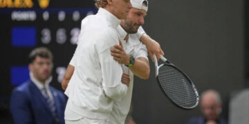 Sinner avanza a cuartos de Wimbledon tras retiro de Dimitrov