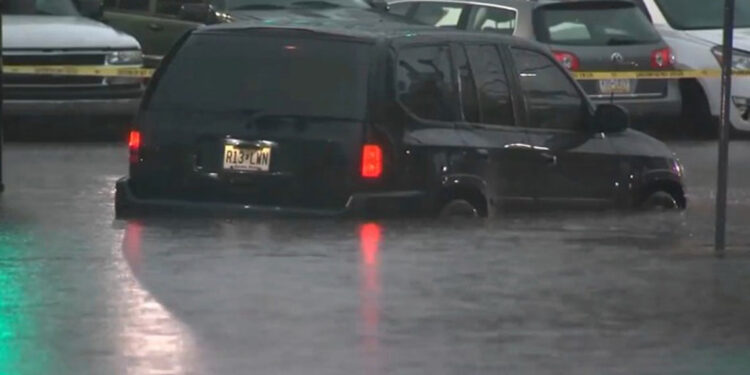 Tormentas causan apagones e inundaciones en Nueva York y Nueva Jersey
