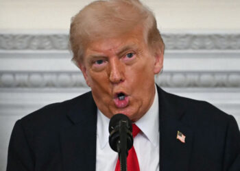 Trump demanda a The Wall Street Journal por difamación en caso Epstein