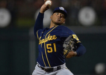 Cerveceros vencen a Dodgers y logran novena victoria seguida