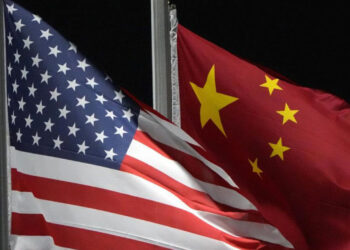 EE.UU. denuncia que China impide salida de su empleado en viaje privado