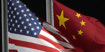 EE.UU. denuncia que China impide salida de su empleado en viaje privado