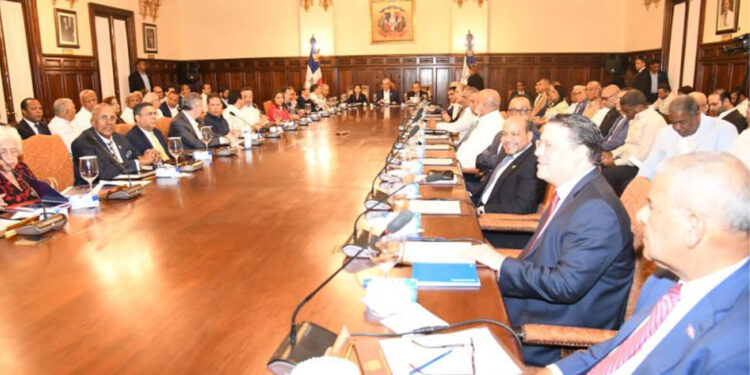 Abinader realiza cambios en su tren gubernamental con designaciones clave