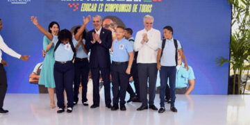 Baja asistencia marca inicio del año escolar en Santo Domingo