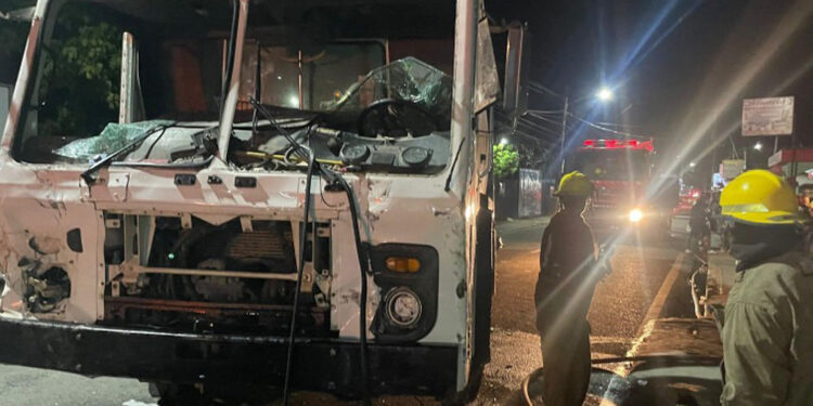 Cinco niños críticos tras accidente en La Ceiba; chofer ebrio detenido