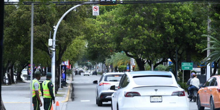 Confusión por nueva prohibición de giro a la izquierda en el Gran Santo Domingo