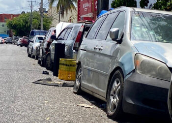 Digesett retira chatarras y vehículos abandonados en operativos en el Distrito Nacional