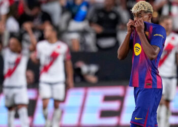 El Rayo Vallecano frena al Barça en Vallecas y lo deja sin triunfo