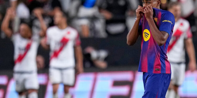 El Rayo Vallecano frena al Barça en Vallecas y lo deja sin triunfo