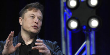 Elon Musk demandará a Apple por excluir X y Grok de su App Store
