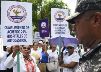 Enfermeras marchan para exigir acuerdos firmados en 2024