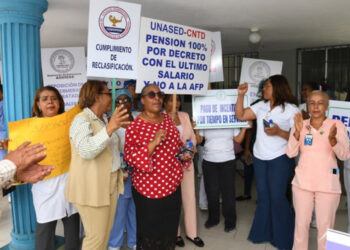 Enfermeras paran labores en reclamo de reivindicaciones
