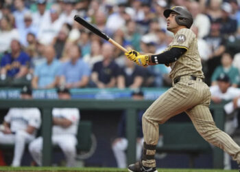 Grand slam de Laureano guía triunfo de Padres sobre Marineros