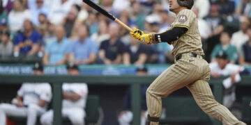 Grand slam de Laureano guía triunfo de Padres sobre Marineros