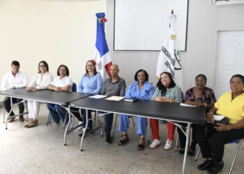 Gremios de salud convocan paro nacional por retraso en pagos