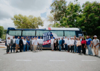 ITLA inaugura tres nuevas rutas de transporte estudiantil