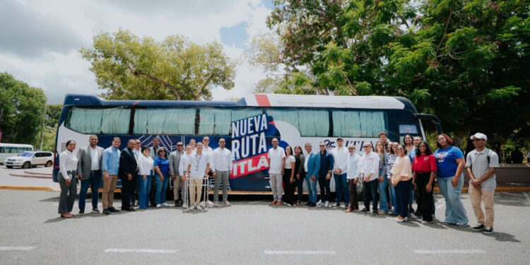 ITLA inaugura tres nuevas rutas de transporte estudiantil
