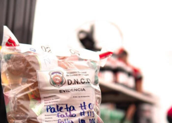 Incautan cocaína líquida oculta en jugos rumbo a España