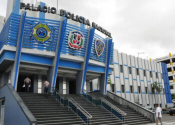 Madre envenena a tres hijos y se suicida en Ensanche Isabelita