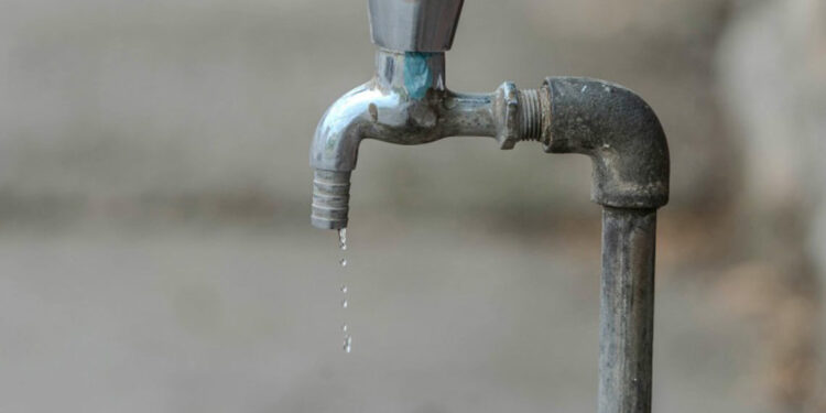 Manoguayabo: vecinos llevan dos semanas sin agua
