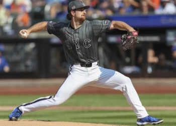 McLean debuta con blanqueada y Mets vencen a Seattle 3-1