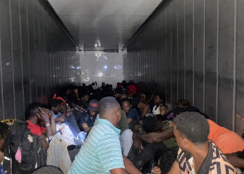 Migración detiene furgón con 79 haitianos indocumentados en Monte Cristi