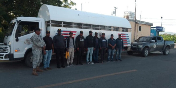 Migración sanciona a 28 empresas por contratar extranjeros indocumentados