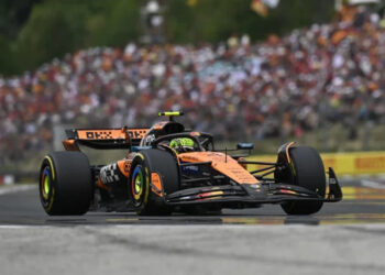 Norris lidera doblete de McLaren en Hungría y se mete en la lucha por el título