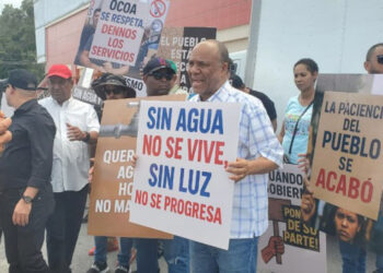 Ocoeños protestan por apagones y escasez de agua