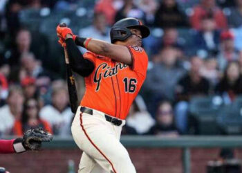 Rafael Devers conecta su jonrón 21 en blanqueada de los Gigantes