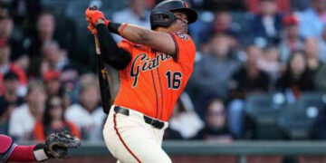 Rafael Devers conecta su jonrón 21 en blanqueada de los Gigantes