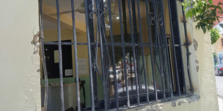 Roban en dispensario de Villa Duarte en medio de apagones e inseguridad