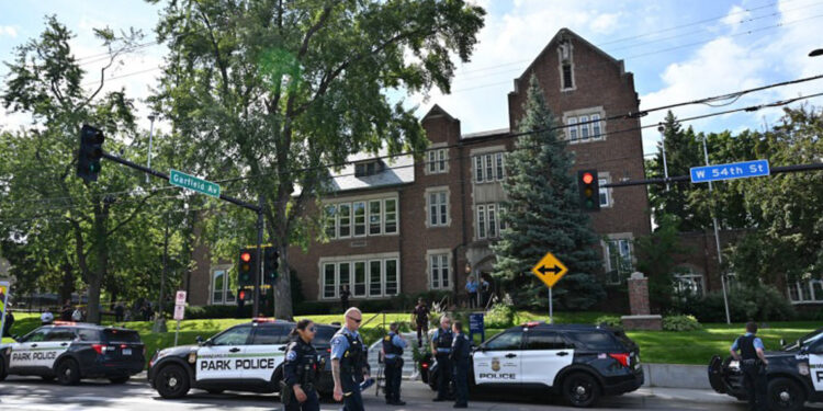 Tiroteo en escuela católica de Minneapolis deja dos niños muertos y 17 heridos