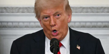 Trump ordena despido de comisionada por cifras de empleo desfavorables