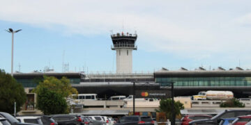 Aeropuerto Las Américas restablece energía en zona sur, mientras continúa fallo en el área norte