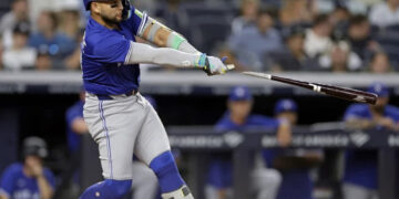 Bo Bichette entra a lista de lesionados de 10 días por esguince en la rodilla izquierda