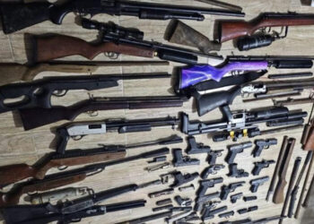 Desmantelan armería clandestina con 33 armas en San Cristóbal