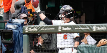 Dylan Beavers sella triunfo de Orioles con jonrón en el noveno