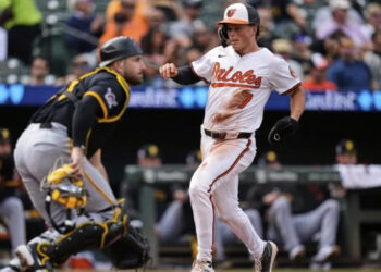 Dylan Beavers vuelve a decidir; Orioles barren a Piratas con triunfo 3-2