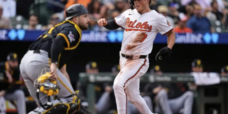 Dylan Beavers vuelve a decidir; Orioles barren a Piratas con triunfo 3-2