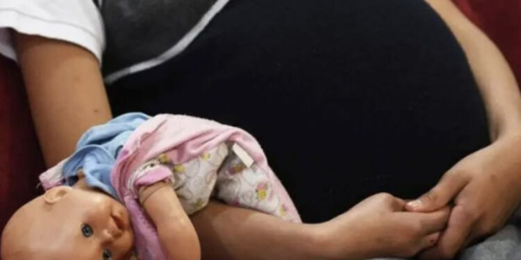 Embarazo adolescente sigue en descenso en RD