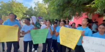 Estudiantes del Liceo Elpidio Brito Cueto exigen terminación del plantel