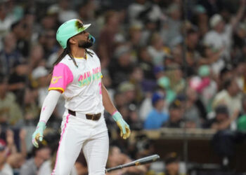Fernando Tatis Jr. da grand slam y Padres entran a playoffs