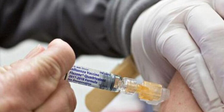 Florida busca eliminar mandatos de vacunación infantil