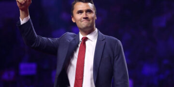 Funeral de Charlie Kirk en Glendale se realiza bajo máxima seguridad por tensiones y amenazas